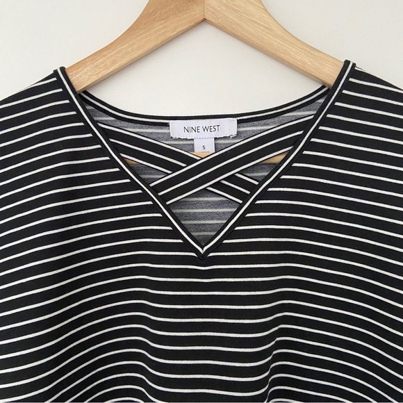 NINE WEST BLACK/WHITE STRIPED DOLMAN TSHIRT W/ CRISSCROSS NECKLINE DETAIL, S - Picture 4 of 8